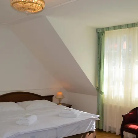 Renesance Krasna Kralovna Hotel Karlsbad