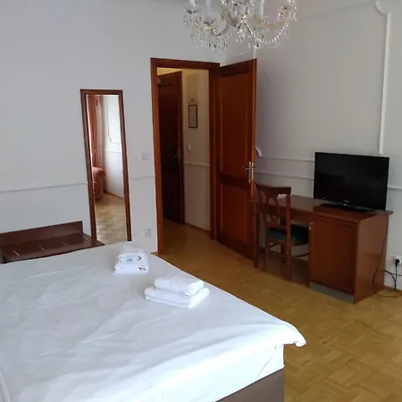 Hotel Renesance Krasna Kralovna 4*