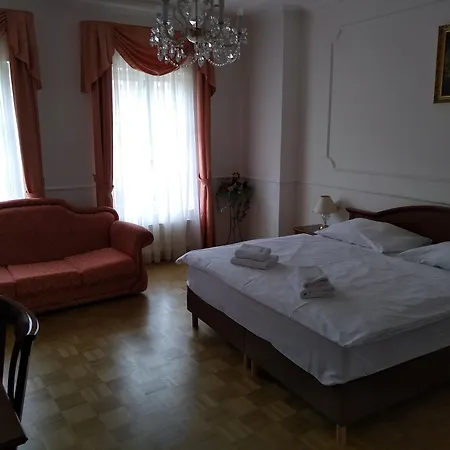Renesance Krasna Kralovna Hotel Karlsbad