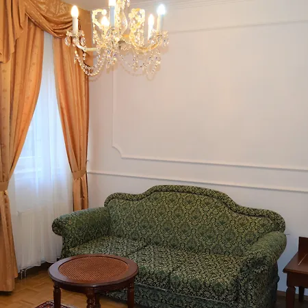Renesance Krasna Kralovna Hotel 4*