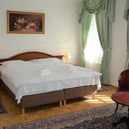 Renesance Krasna Kralovna Karlsbad