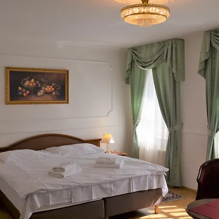 Renesance Krasna Kralovna Hotel Karlsbad