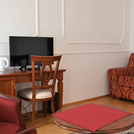 Renesance Krasna Kralovna Hotel