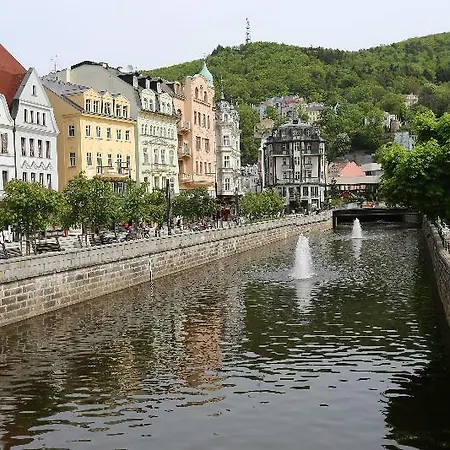 Renesance Krasna Kralovna Karlsbad