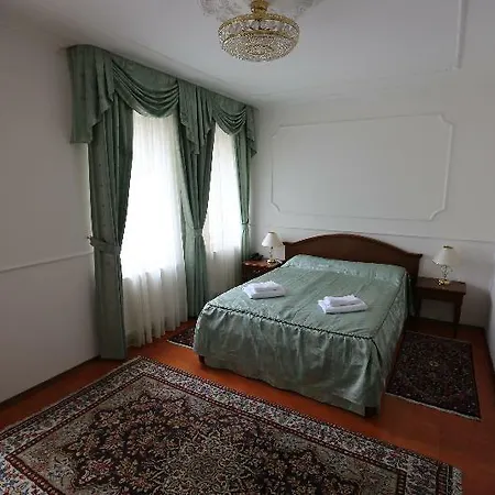 Renesance Krasna Kralovna Hotel 4*